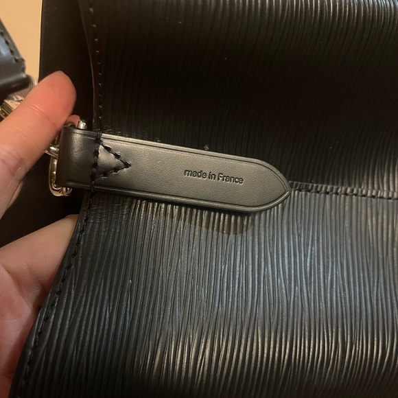 Authentic Louis Vuitton NÉONOÉ MM Epi - Picture 10 of 12